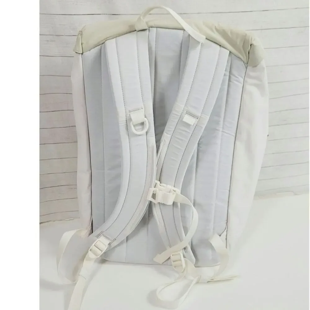 THE NORTH FACE Glen Canyon Rucksack in White Dune/Desert Sand